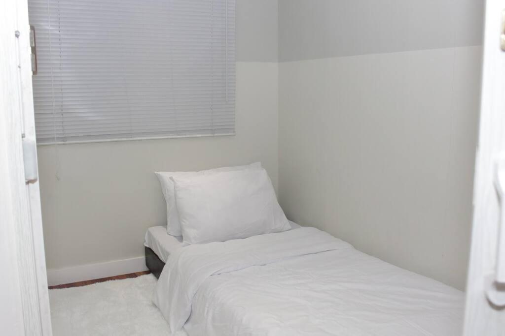 A2J Bgc Luxury 2Br Loft Near Burgos Circle & Malls Манила Экстерьер фото